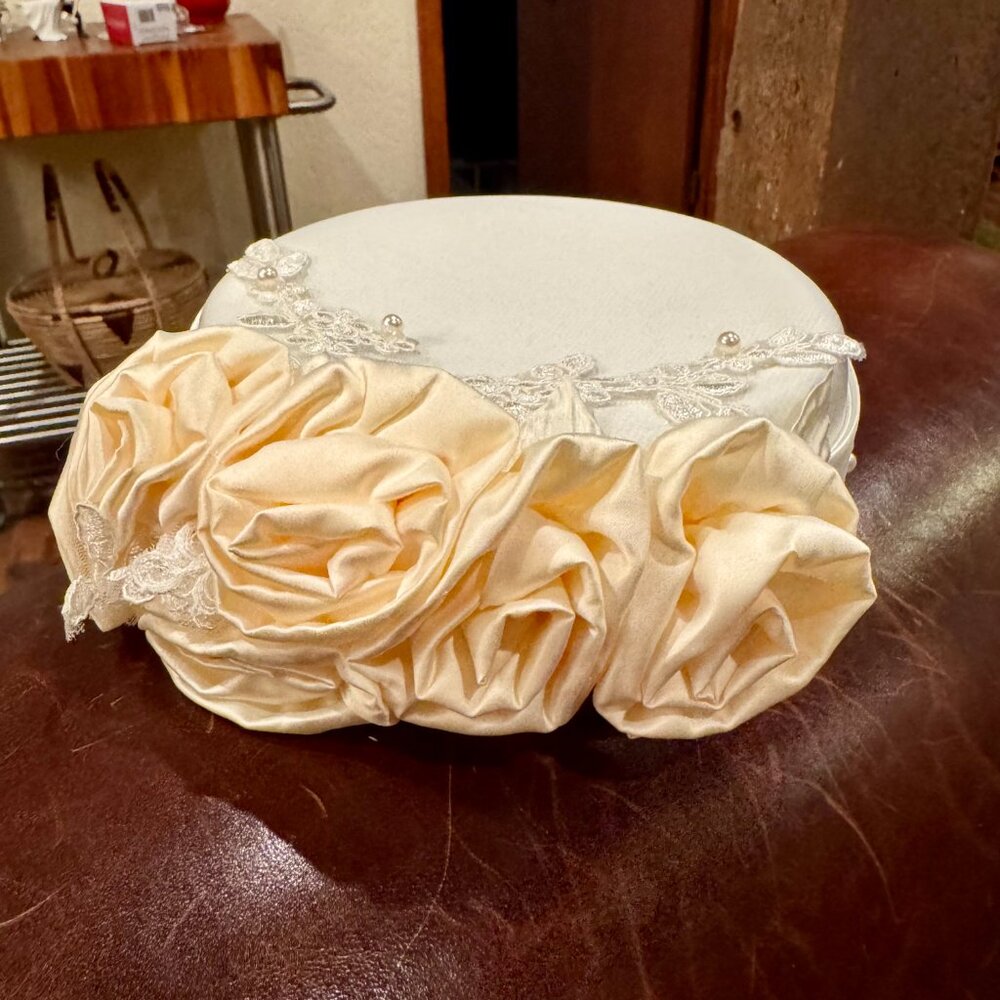Gorgeous Vintage Pill Hat /Headwear - Wedding, Cocktail, Kentucky Derby